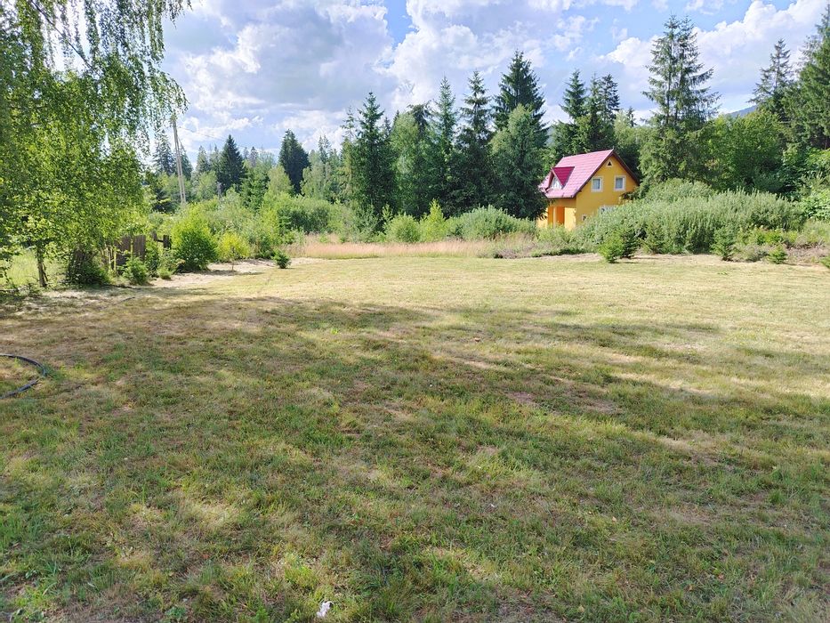 Vând teren intravilan, în centrul stațiunii Izvoru Mureșului, 2004 mp