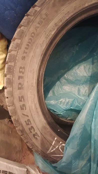 Продам шины  бу в среднем состояние