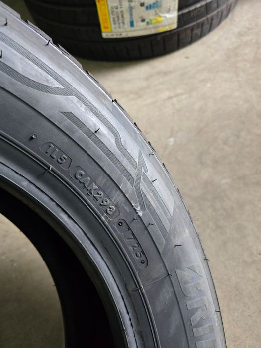 215/60/17 Bridgestone, нови всесезонни гуми - 2 бр.