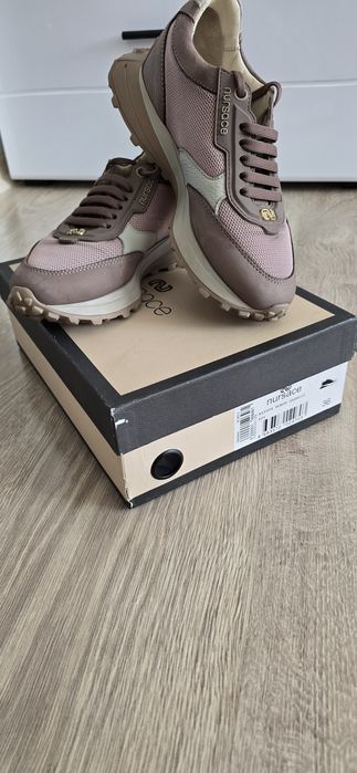 Продам кроссовки Nursace оригинал ,36 размер36 размер