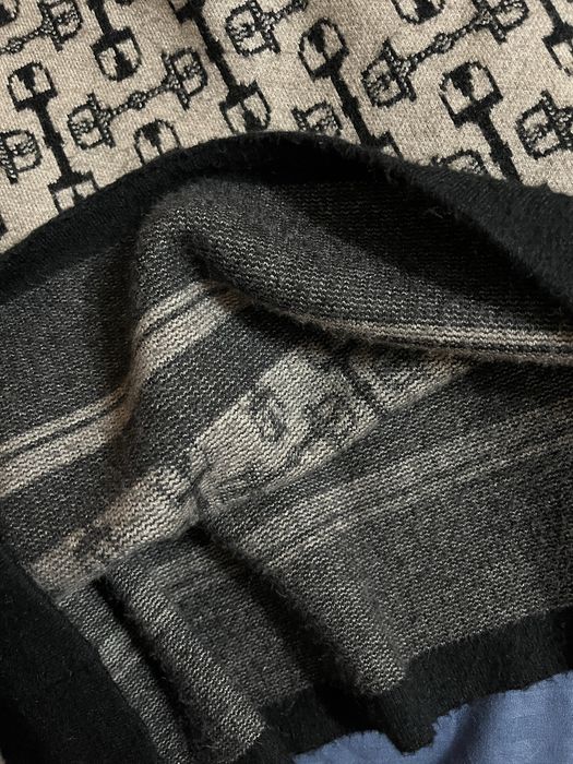 Вълнена рокля в черно и бежово