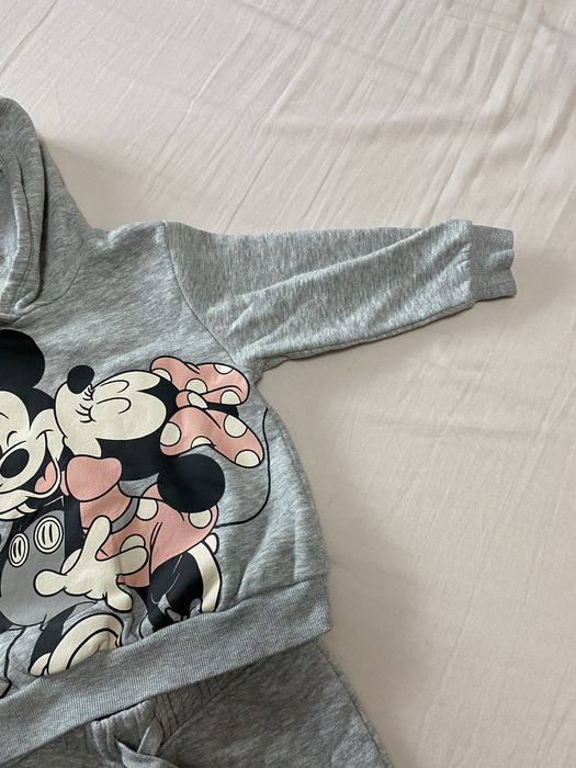 Set pantaloni si hanorac Mickey si Minnie Mouse H&M