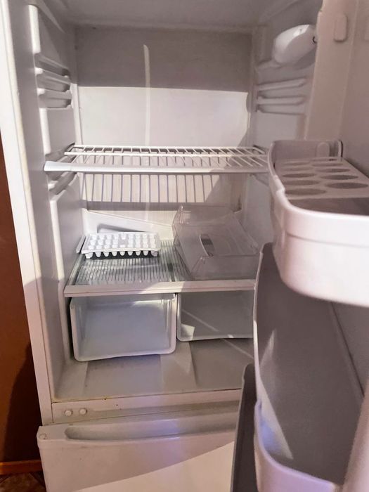 Продам не рабочий холодильник