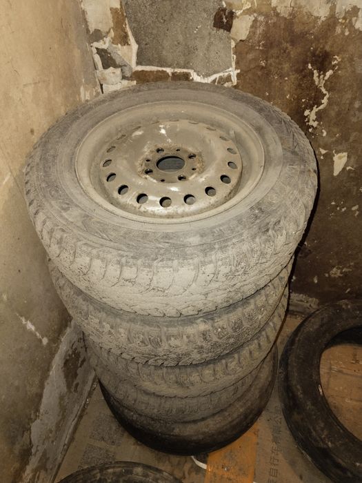 Комплект шины нокиан  с дисками