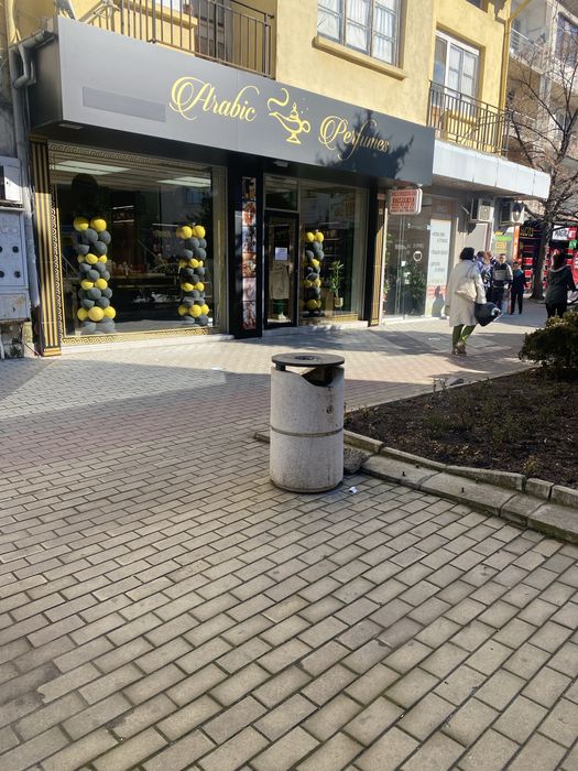 Дава се под наем Магазин в Казанлък - 70 кв.м за 1150 € - Снимка #1