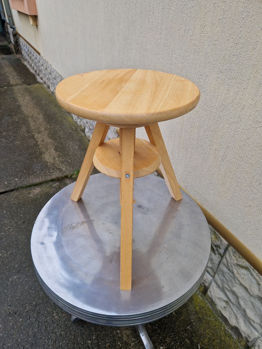 Антикварно немско дървено регулируемо работно столче