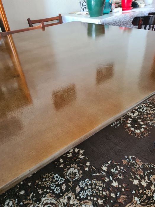 Продам деревянный стол по цене стула