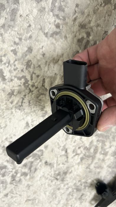 Дачик уровня масло БМВ