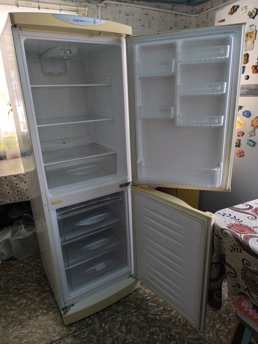 Продам холодильник LG