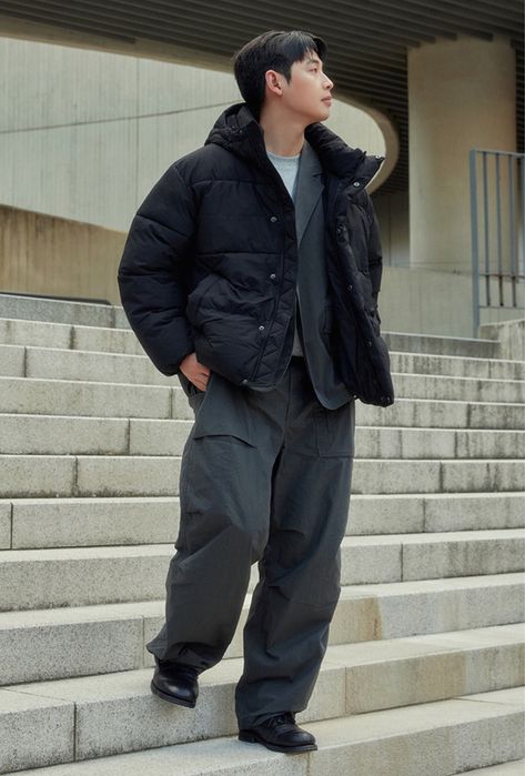 Продам  демисезонную куртку SPAO