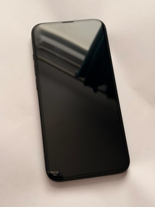 IPHONE 13 в идеальном состоянии