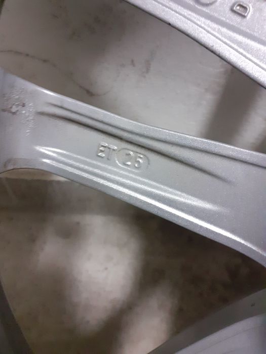 Джанти VW със зимни гуми  18 цола