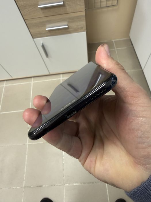 Huawei Y7 (2018) 2/16gb - отличен