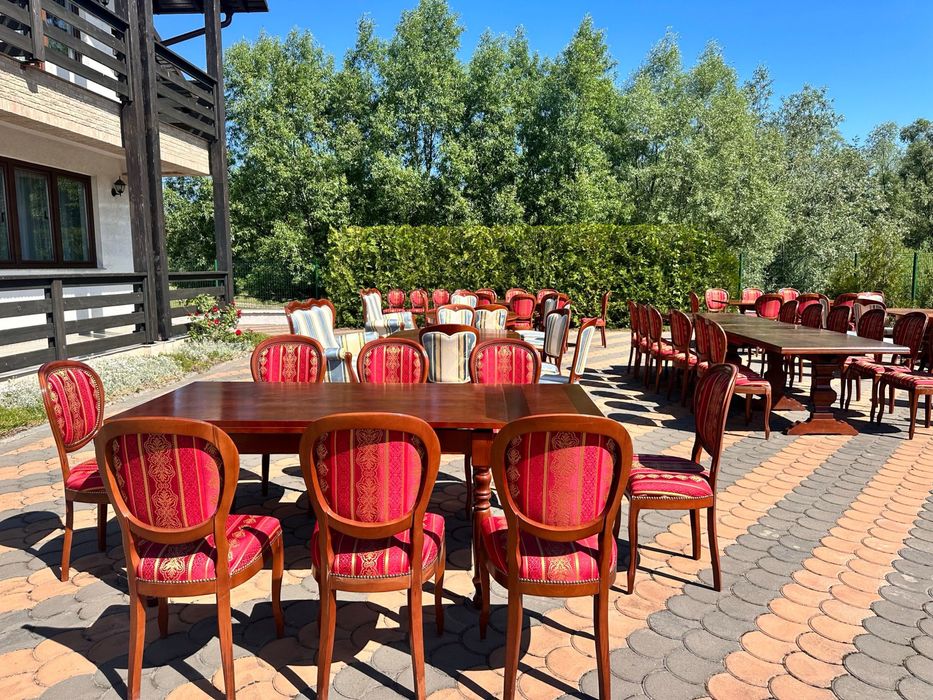 Vând mese si scaune