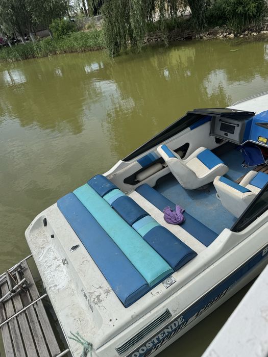 Barca  cu peridoc !!!