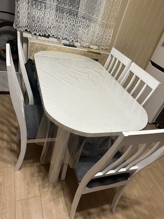 Продам стол и стулья