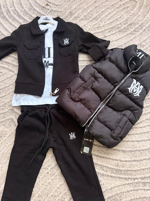 set complet din 4piese