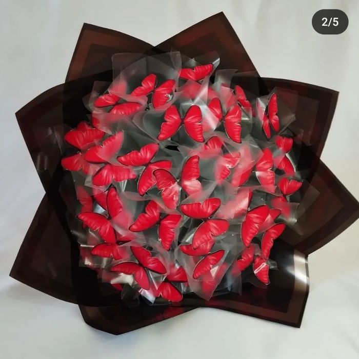 Шарлар учадиган Mandarin buket Gul Buket Babochka 21/101 tagacha Букет