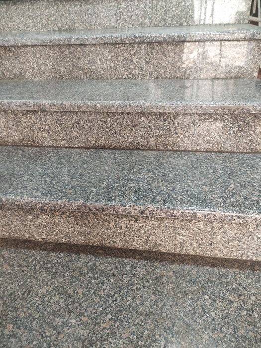 Granitlar- Travertin toshlaridan - zinalar, sokillar, fasad uchun .