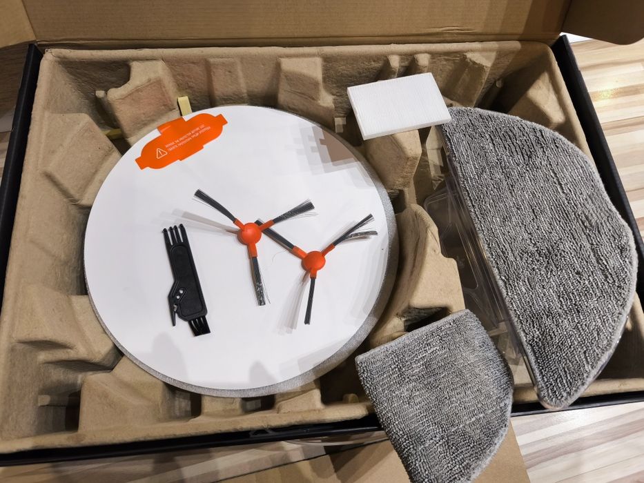 Прахосмукачка робот Diplomat Robbo S1