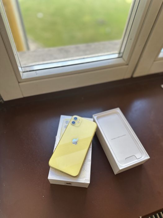 iPhone 11 in stare buna, baterie 100% high capacity