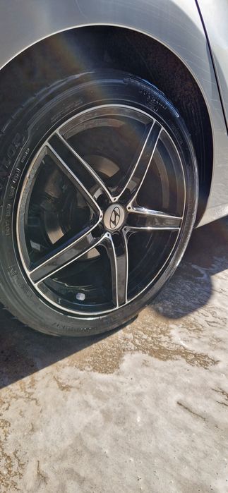 Vând jante hyundai 224/45/R17