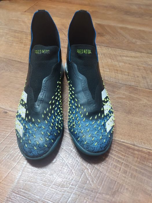 Продам сороконожки Adidas predator