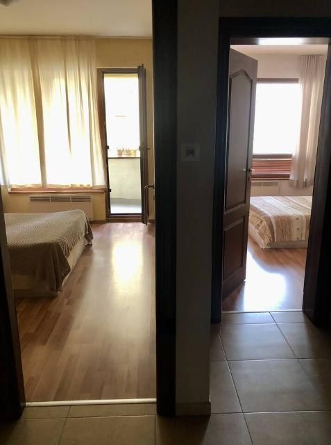 Дава се под наем Тристаен апартамент в Пловдив, Младежки Хълм - 110 кв.м за 700 € - Снимка #2