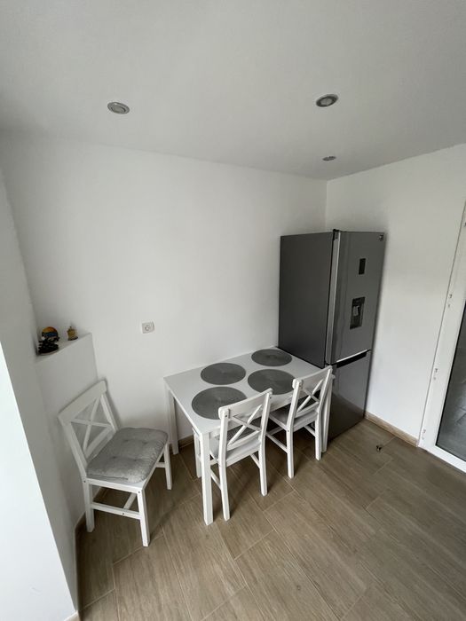 Proprietar - inchiriez ap. 2 camere, decomandat, centrala proprie, AC