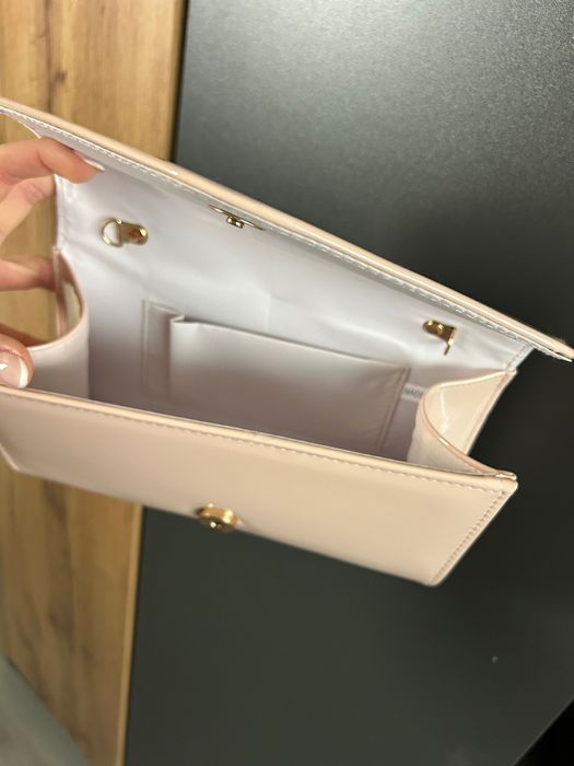 Нова дамска чанта-клъч