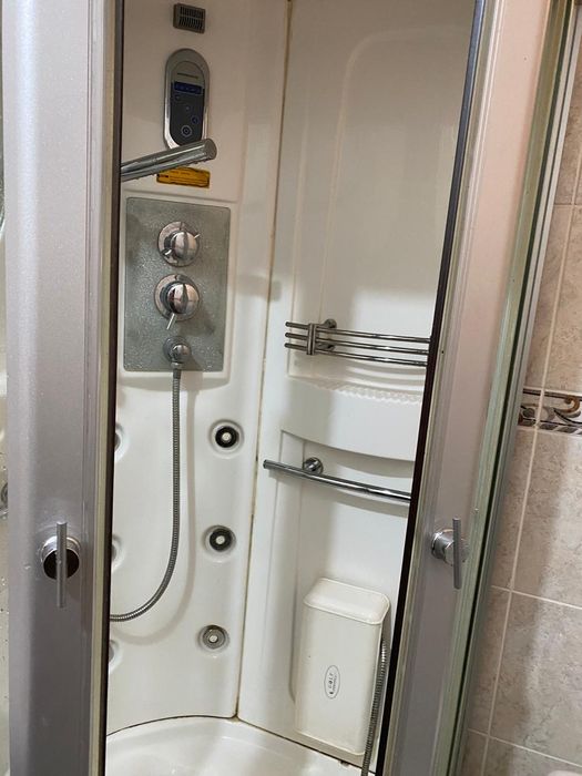 Душевая  кабинка