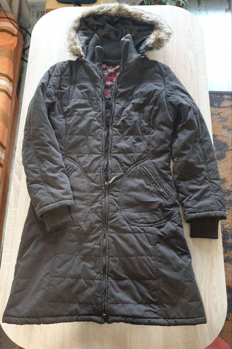 Много топло зимно яке и топла грейка елек с две лица.