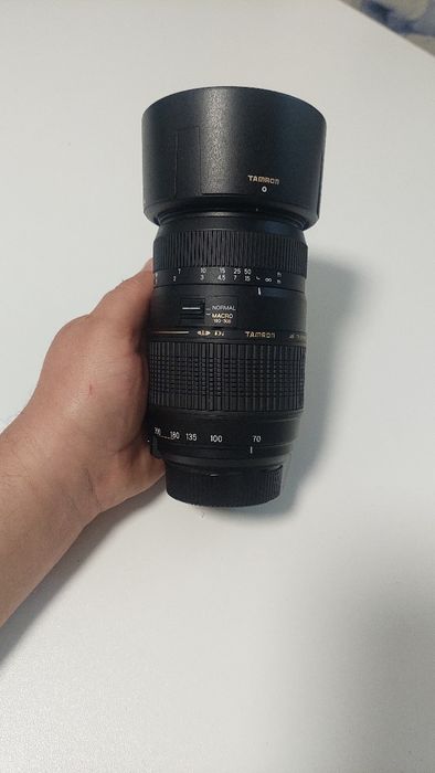 Obiectiv Tamron 70-300, montura Nikon