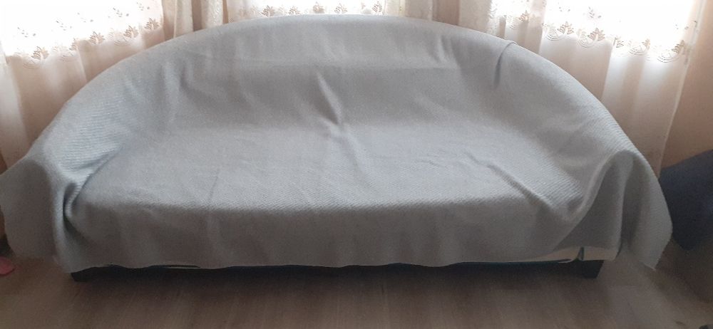 De vânzare, canapea semirotunda extensibila