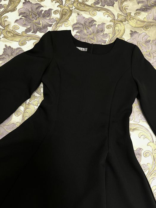 Элегантное черное платье