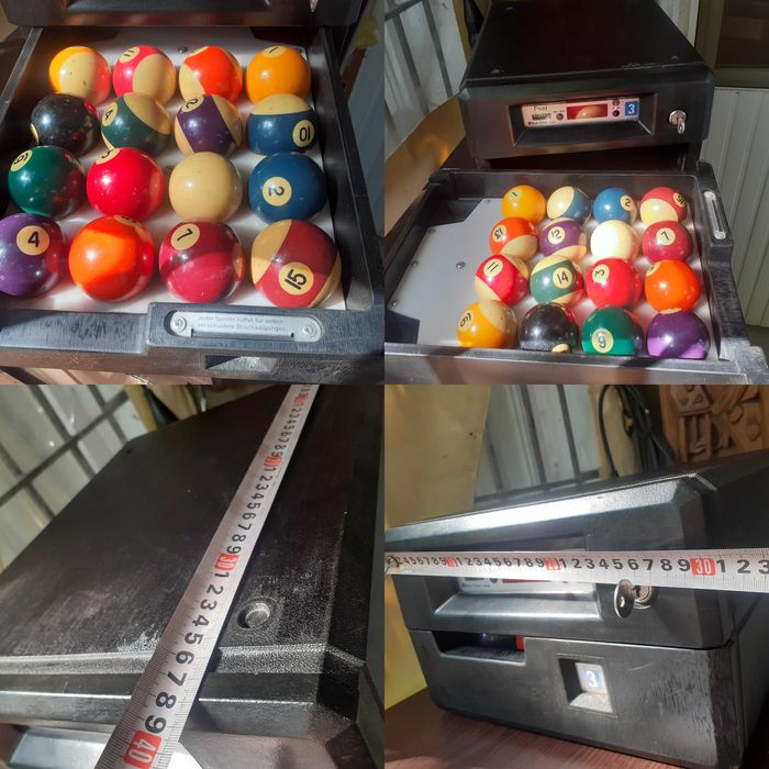 Комплект за билярд - каса с брояч и комплект стари топки