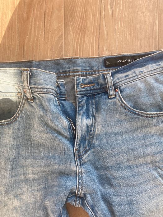 Продавам дънки Armani Exchange (AX) Цвят: светло син Размер: 31 (slim fit)