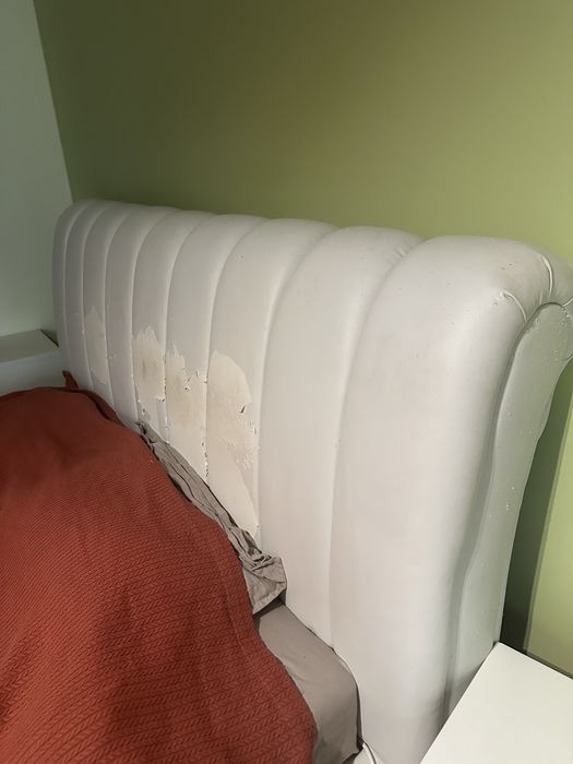 Кровать с матрасом