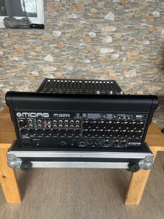 Vand mixer midas m32nu(dynacord,xa,fbt,montarbo,rcf,vl)