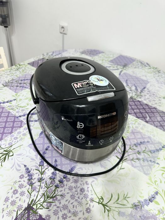 Продам мультиварку Redmond