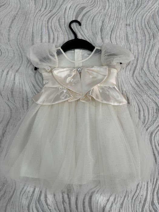 Платье белое , нарядное