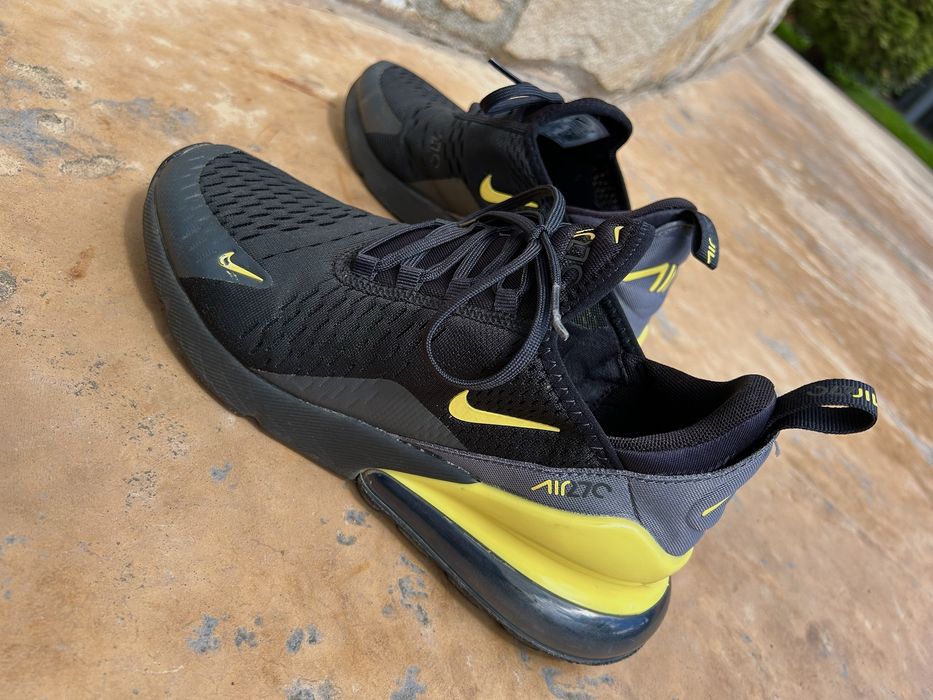 Nike Air Max 270.