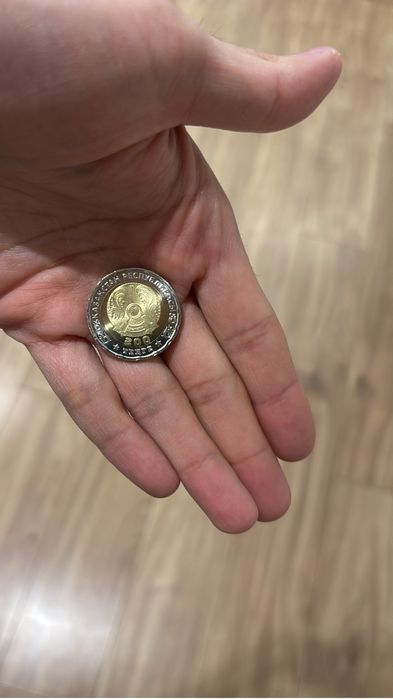 Продам монету 80 лет подебы.