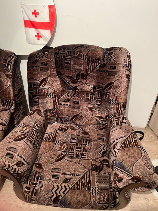 Продам два кресло