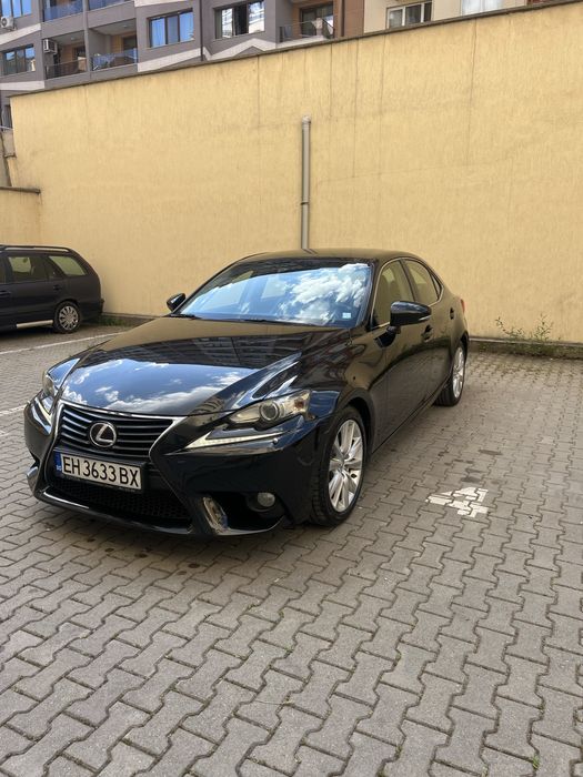 Lexus Is300h пълна сервизна история