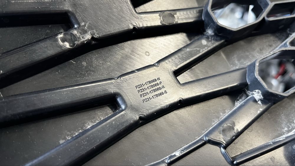 Ford Transit Custom 24- предна решетка