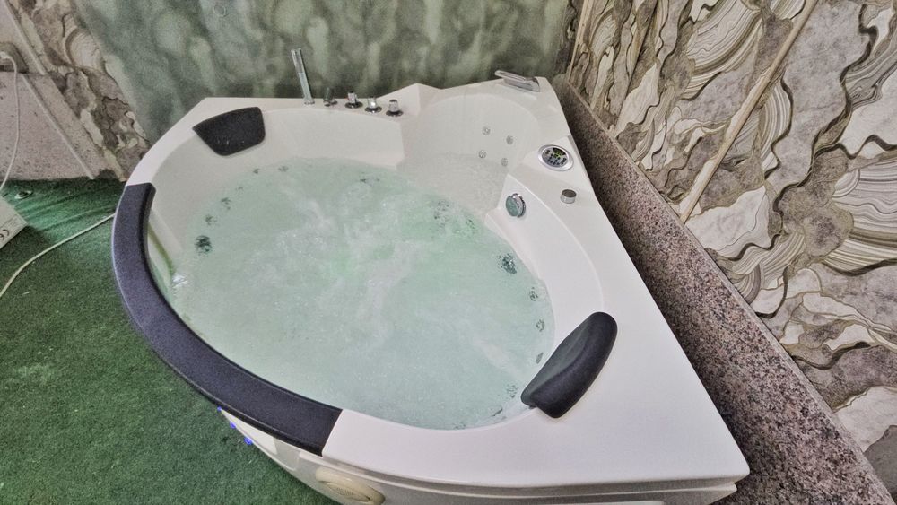 *Spa* Хидромасажна Вана Джакузи с Подгрев до 45°  1.51х1.51