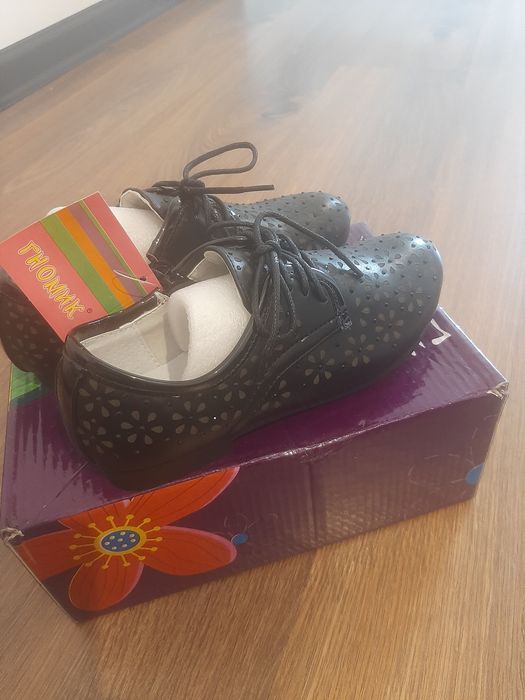 Новые туфли на девочку 32 размер