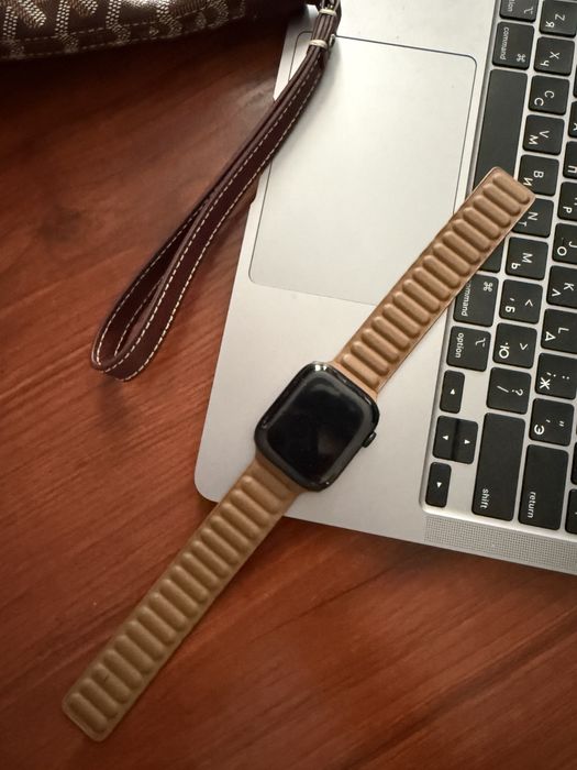 Apple watch 8 45mm yaxshi holatda