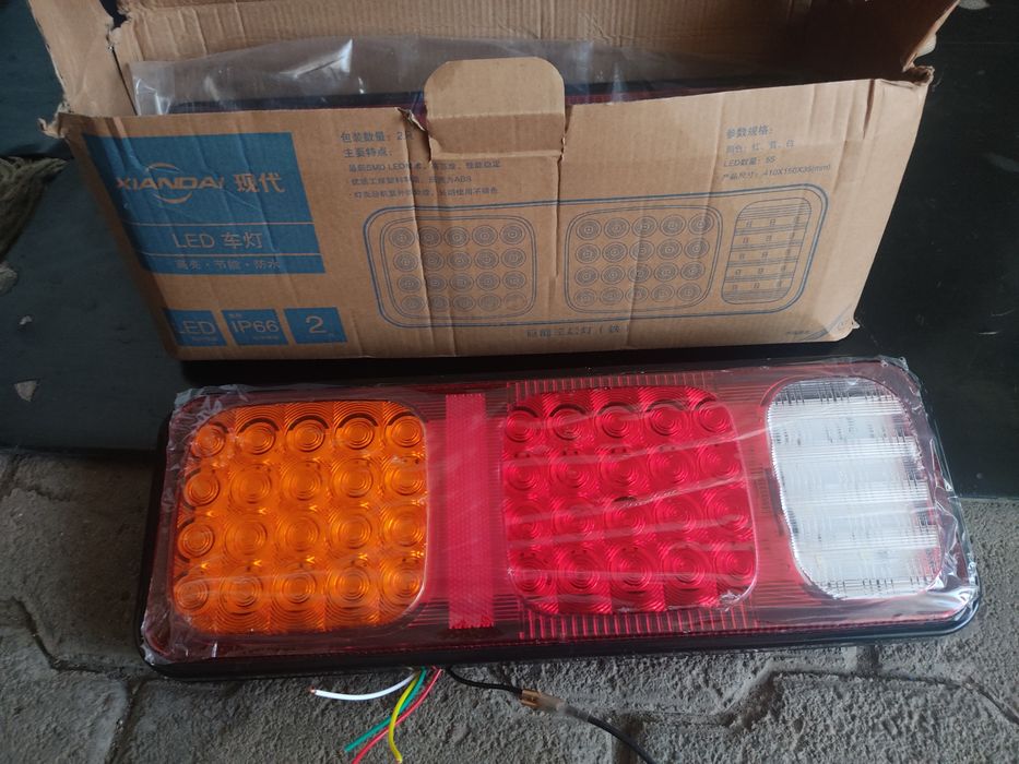 Продам задние фонари 24В